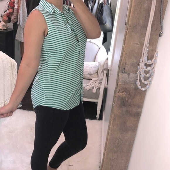 Chico’s no iron size 1 green striped cotton top - Picture 2 of 6